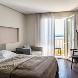 double room free img 300x300.jpg
